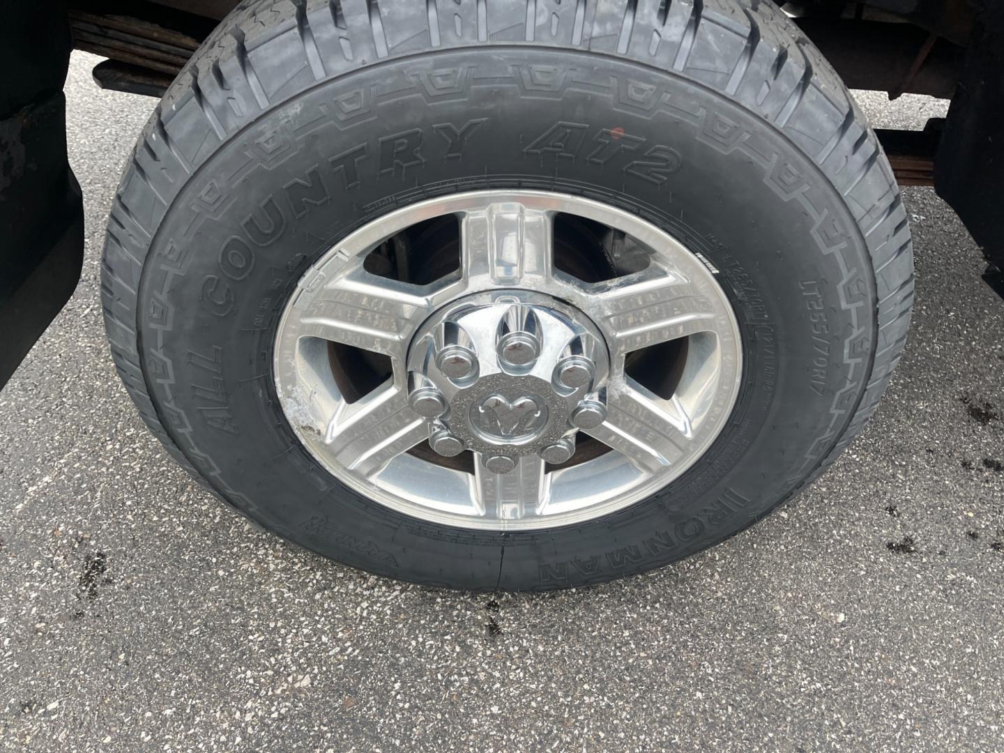 2012 Black /Black Dodge Ram 2500 Laramie Crew Cab SWB 4WD (3C6TD5FT6CG) with an 5.7L V8 OHV 16V engine, 6-Speed Automatic transmission, located at 547 E. Main St., Orwell, OH, 44076, (440) 437-5893, 41.535435, -80.847855 - This 2012 Dodge Ram 2500 Laramie Crew Cab is a heavy-duty pickup truck designed for serious towing and hauling capabilities. Powered by a 5.7L HEMI V8 engine mated to a 6-speed automatic transmission and 3.73 gearing, it boasts an impressive 10,550-pound towing capacity. The interior is well-appoint - Photo#16